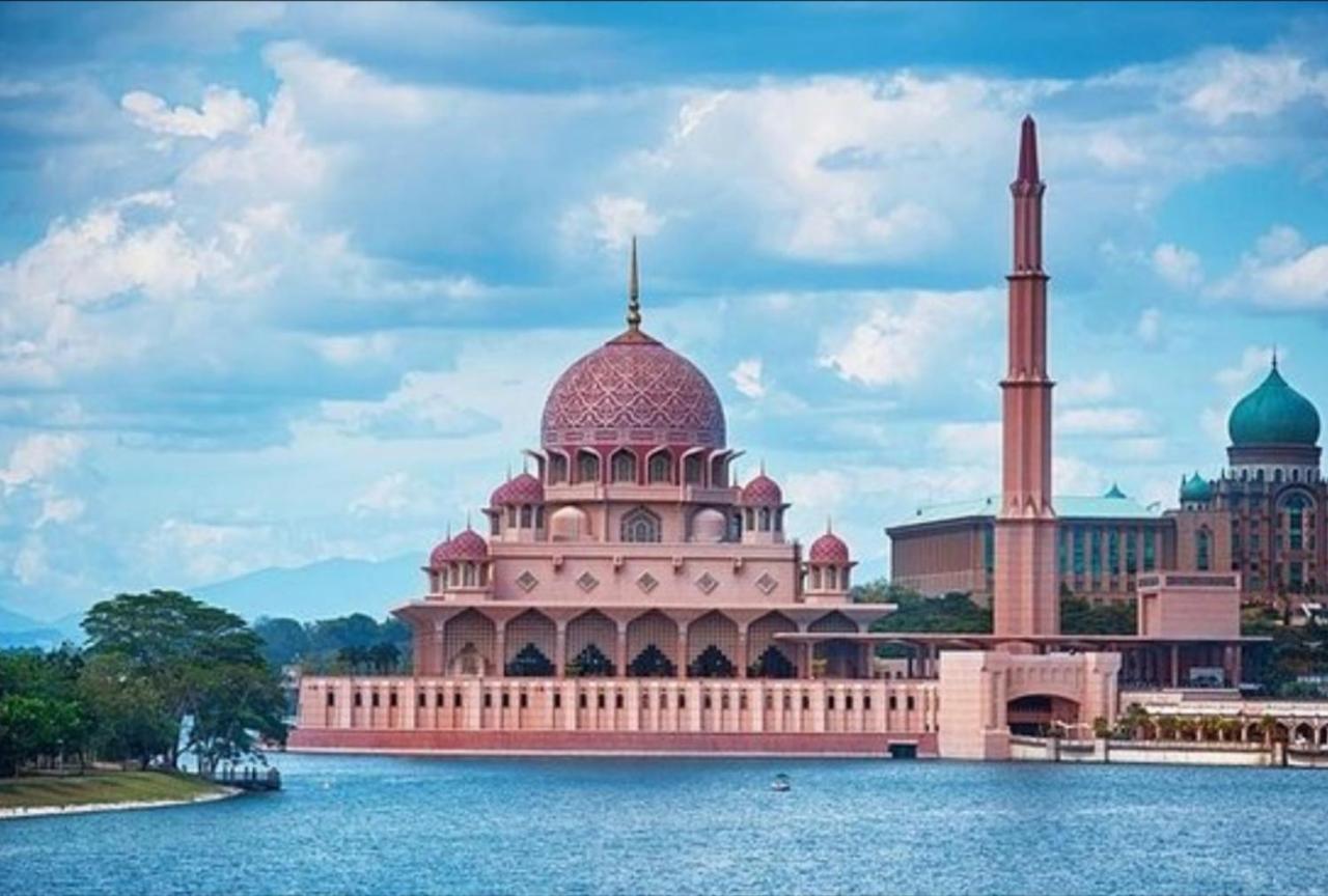 Conezion Residence Putrajaya Nearby Ioi City Mall Exterior photo